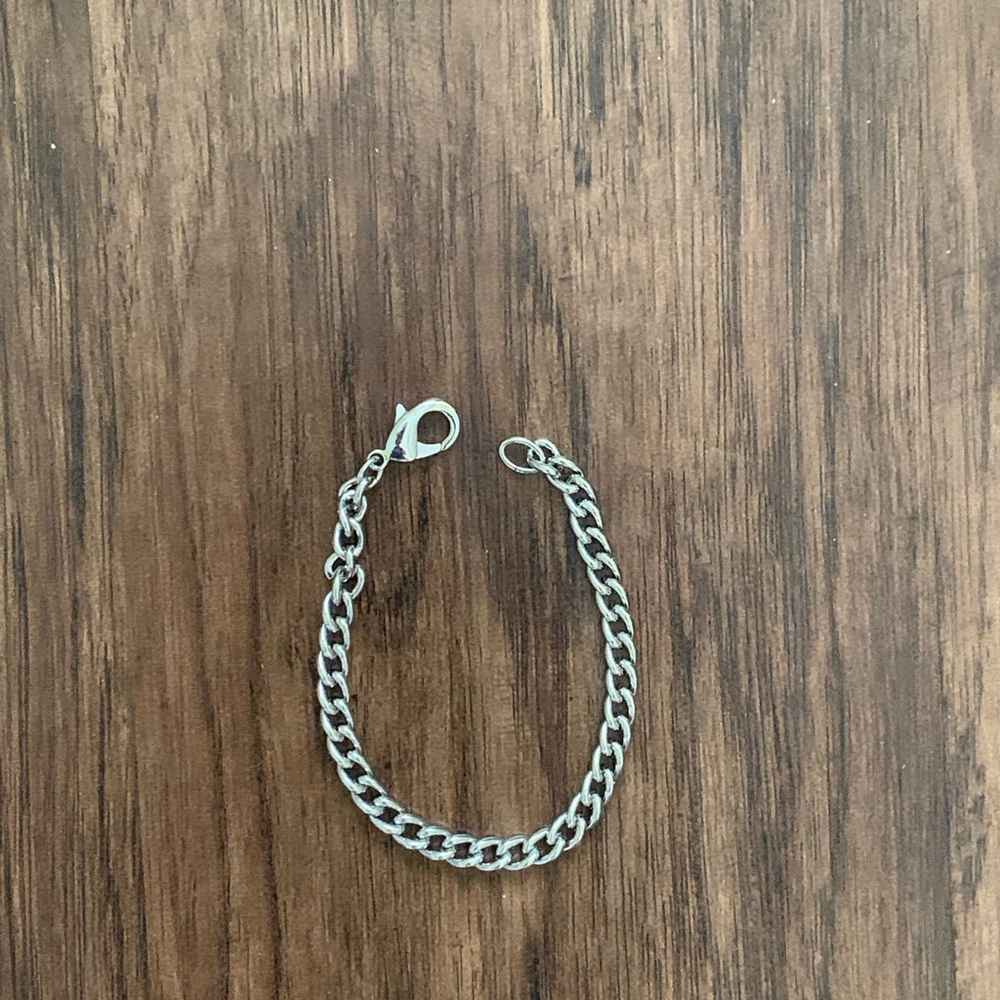 Express men’s silver chain link bracelet